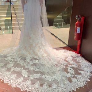 Never worn Pronovias wedding dress